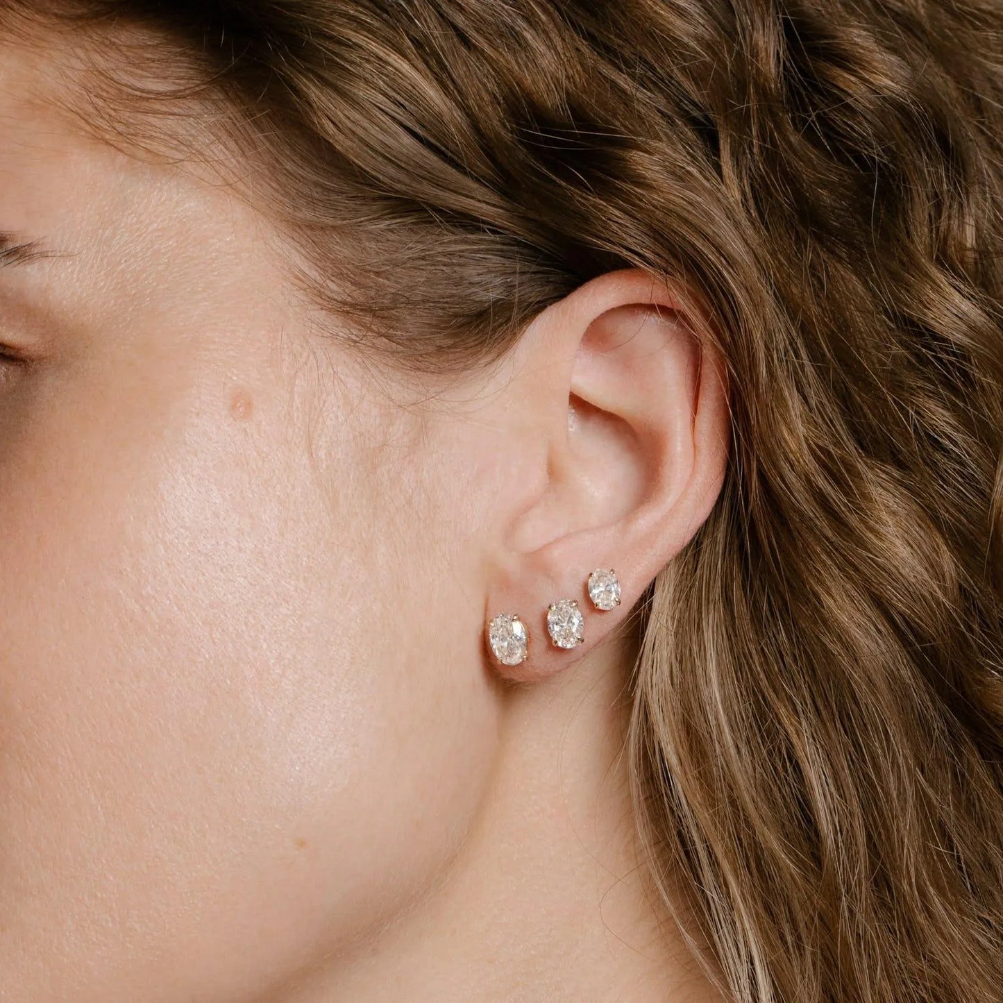 Oval Solitaire Stud