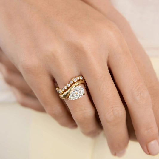 Wave Oval Diamond Ring