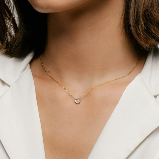 Knife-Edge Semi-Bezel Necklace
